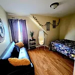 Comfortable & Relaxing Charming 3Br Unit