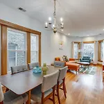 1 Mi To Wrigley! Quintessential Chi-Town Greystone