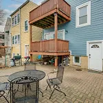 1 Mi To Wrigley! Quintessential Chi-Town Greystone