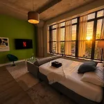 Mccormick Place Beautiful Studio Suite With Optional Parking And Gym Access Sleeps 4 Near Soldier Field And Downtown Chicago