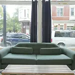 Four-Bedroom On N Racine Avenue Apt 1