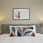 Two-Bedroom On W Randolph Street Apt 6C