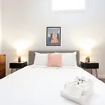 Studio On W Fullerton Avenue Apt A