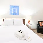 Studio On W Fullerton Avenue Apt E