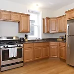 Two-Bedroom On N Southport Ave Apt 2