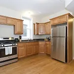 Two-Bedroom On N Southport Ave Apt 2