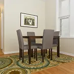 Two-Bedroom On N Southport Ave Apt 2