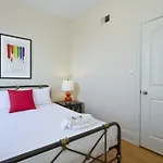 Four-Bedroom On N Halsted Street Apt 3W