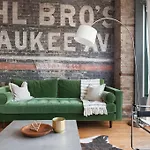 Two-Bedroom On N Milwaukee Avenue Apt 4F II