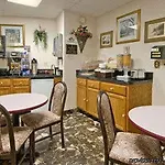 Super 8 By Wyndham Il 2*