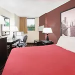 Hotel Super 8 By Wyndham Il 2*