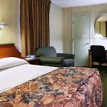 Saint Clair - Magnificent Mile Hotel