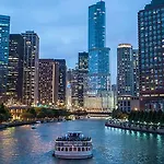 Hotel Saint Clair - Magnificent Mile 4*