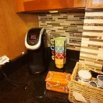 Cozy 2 Bed / 2 Bath In Lincoln Park