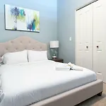 Artsy 2Br In Lincoln Park By Sonder