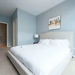Artsy 2Br In Lincoln Park By Sonder