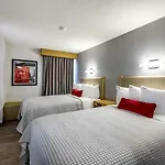 Saint Clair - Magnificent Mile Hotel 4*