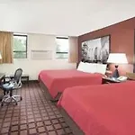 Hotel Super 8 By Wyndham Il 2*