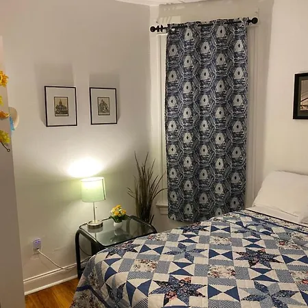 Hollywood Llc Homestay Chicago