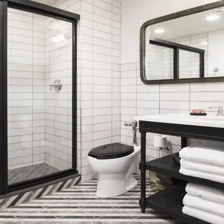 The Collection River North Hotel 3*