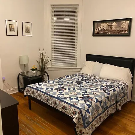 Hollywood Llc Homestay