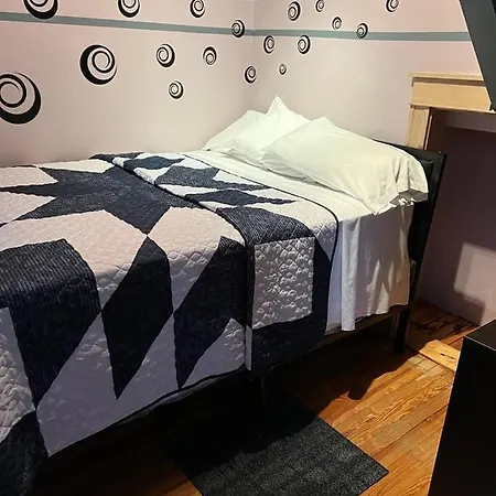 Hollywood Llc Homestay *