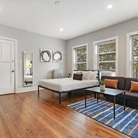 Apartment Modern Minimalist In Portage Park - Pensacola 3w Chicago