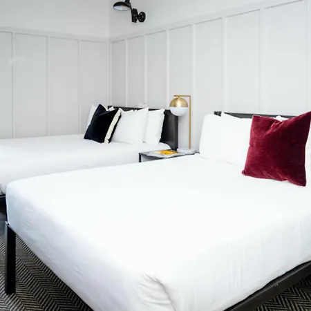 The Collection River North 3*