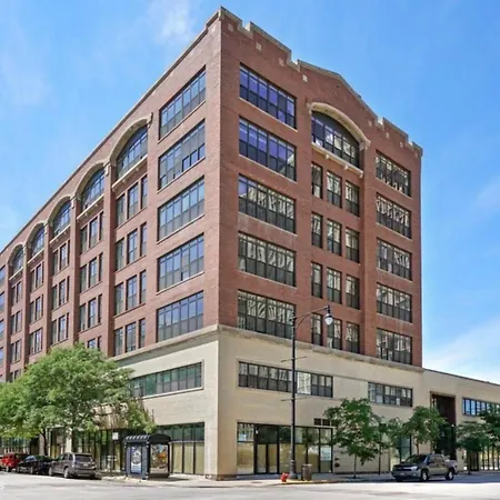 Apartment Convenient 2br In Prime Location With Gym Access & Optional Parking Near Mccormick Place And Soldier Field Chicago