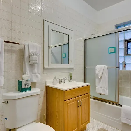 Lovely Near Loyola - Enjoy The Wonderful Outdoor Space And Sun - For The Whole Crew Apts Apartment Chicago