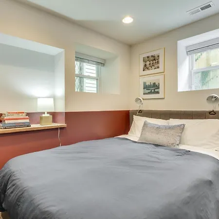 Vibrant & Stylish 4 Bed Condo Near Humboldt Park Apartment Chicago