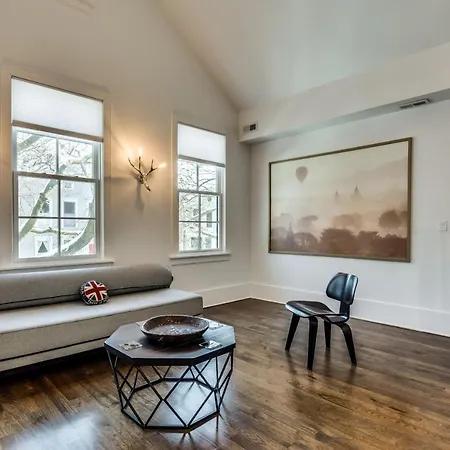 Old Town At It's Finest! Pet Friendly & Recently Renovated Top-floor Has Everything Need For A Perfect Windy Getaway Apartment *