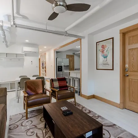 Apartment Quiet Oasis Only Minutes From Downtown - Friendly Neighborhood! Apts