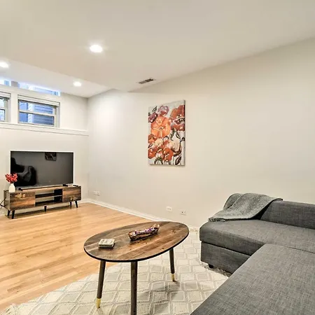 Stunning Townhome About 9 Mi To Downtown! Chicago