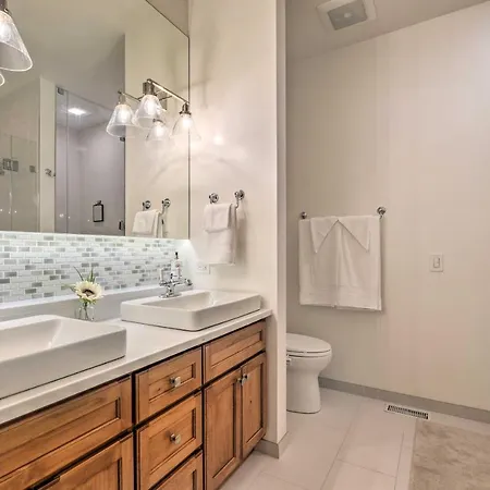 Holiday home Stunning Townhome About 9 Mi To Downtown! *