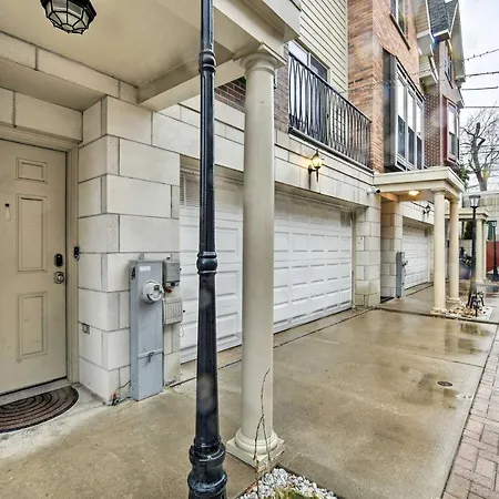 Holiday home Stunning Townhome About 9 Mi To Downtown! *