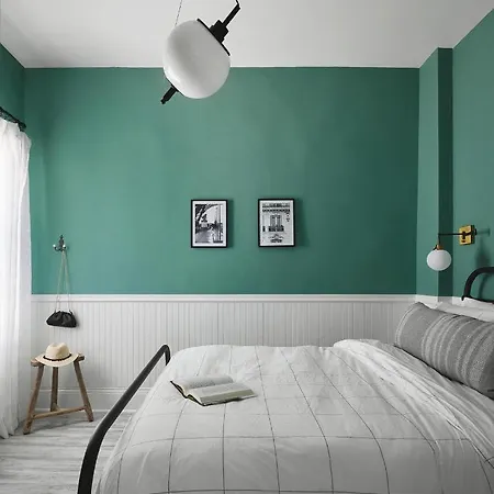 French Design-inspired West Loop With Private Balcony & Large Backyard Apartment Chicago