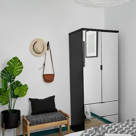 Scandinavian-inspired West Loop With Private Outdoor Balcony Apartment *