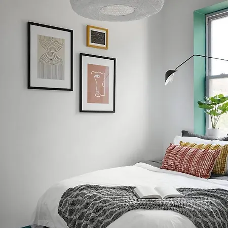 Scandinavian-inspired West Loop With Private Outdoor Balcony Apartment *