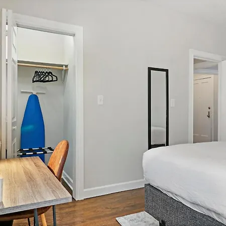 2br Lively & Chic Close To Shops - Touhy 3s * Chicago