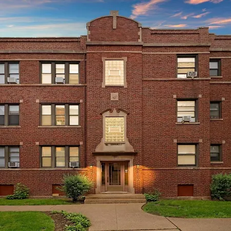 2br Lively & Chic Close To Shops - Touhy 3s Apartment