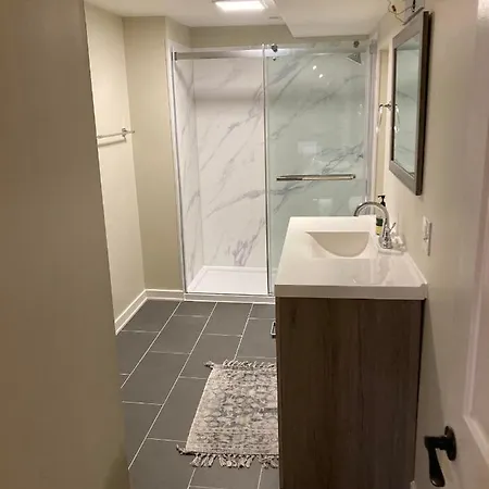 Close To Everything! Your Spacious Private Escape Apartment