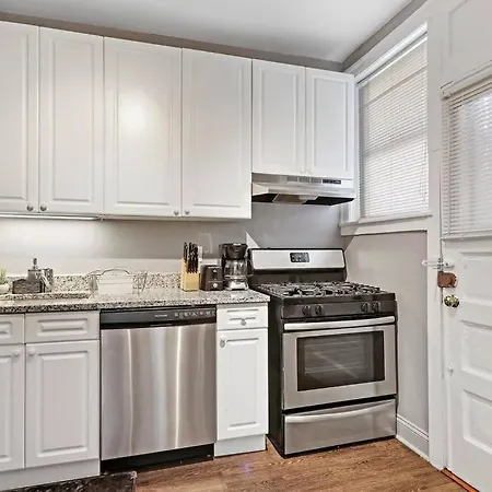 3br Sunny And Spacious Near Restaurants - Stratford 2s Rep Apartment *
