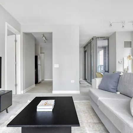 Loop 1br W Gym Pool Lounge 1 Block From L Chi-599 * Chicago