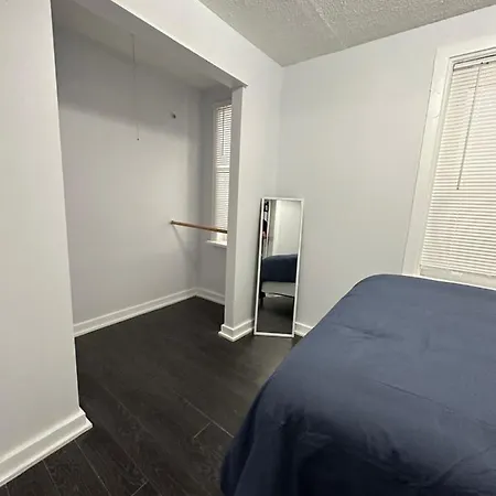 Apartment Monticello Place Chicago