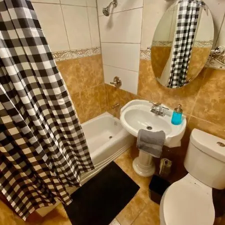 Spacious 5bd/2ba In Prime Logan Square Location! Apartment Chicago