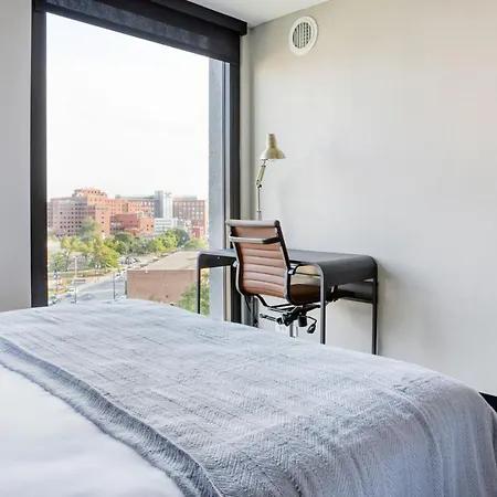 Medical District 2br W Gym Wd 1 Block To L Chi-428 Apartment