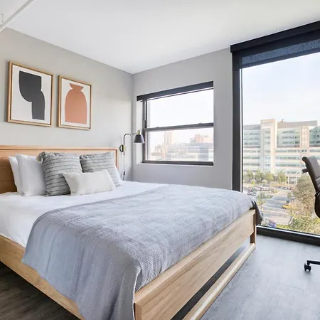 Medical District 2br W Gym Wd 1 Block To L Chi-428 Apartment