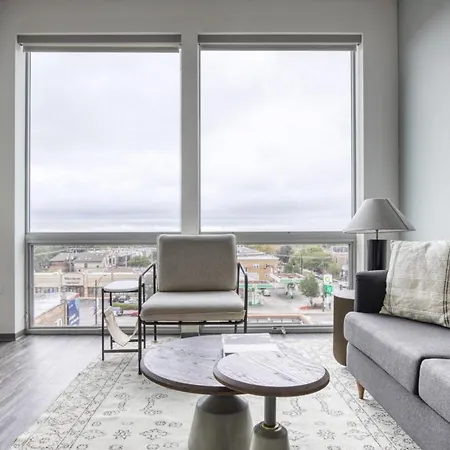 Logan Sq 1br W Roof Gym 1 Block To L Chi-479 * Chicago