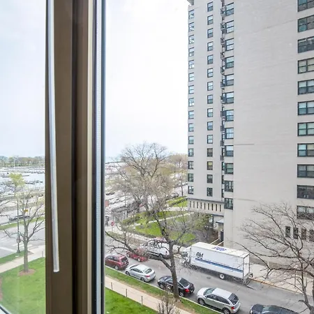 Lakeview 1br W Rooftop Pool Nr Wrigley Field Chi-375 *